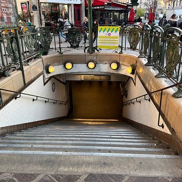 Édicule Guimard de la station Châtelet - Paris 1er