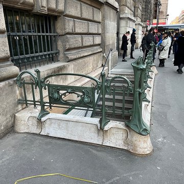 Édicule Guimard de la station Châtelet - Paris 1er