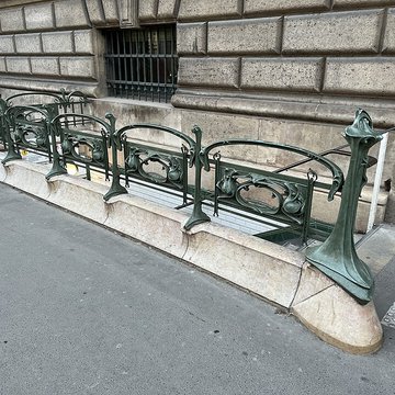 Édicule Guimard de la station Châtelet - Paris 1er