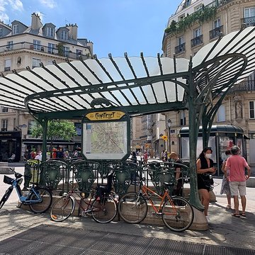 Édicule Guimard de la station Châtelet - Paris 1er