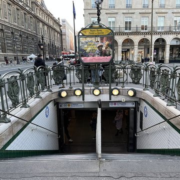 Édicule Guimard de la station Châtelet - Paris 1er