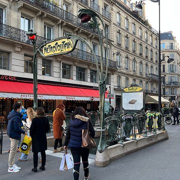 Édicule Guimard de la station Châtelet - Paris 1er