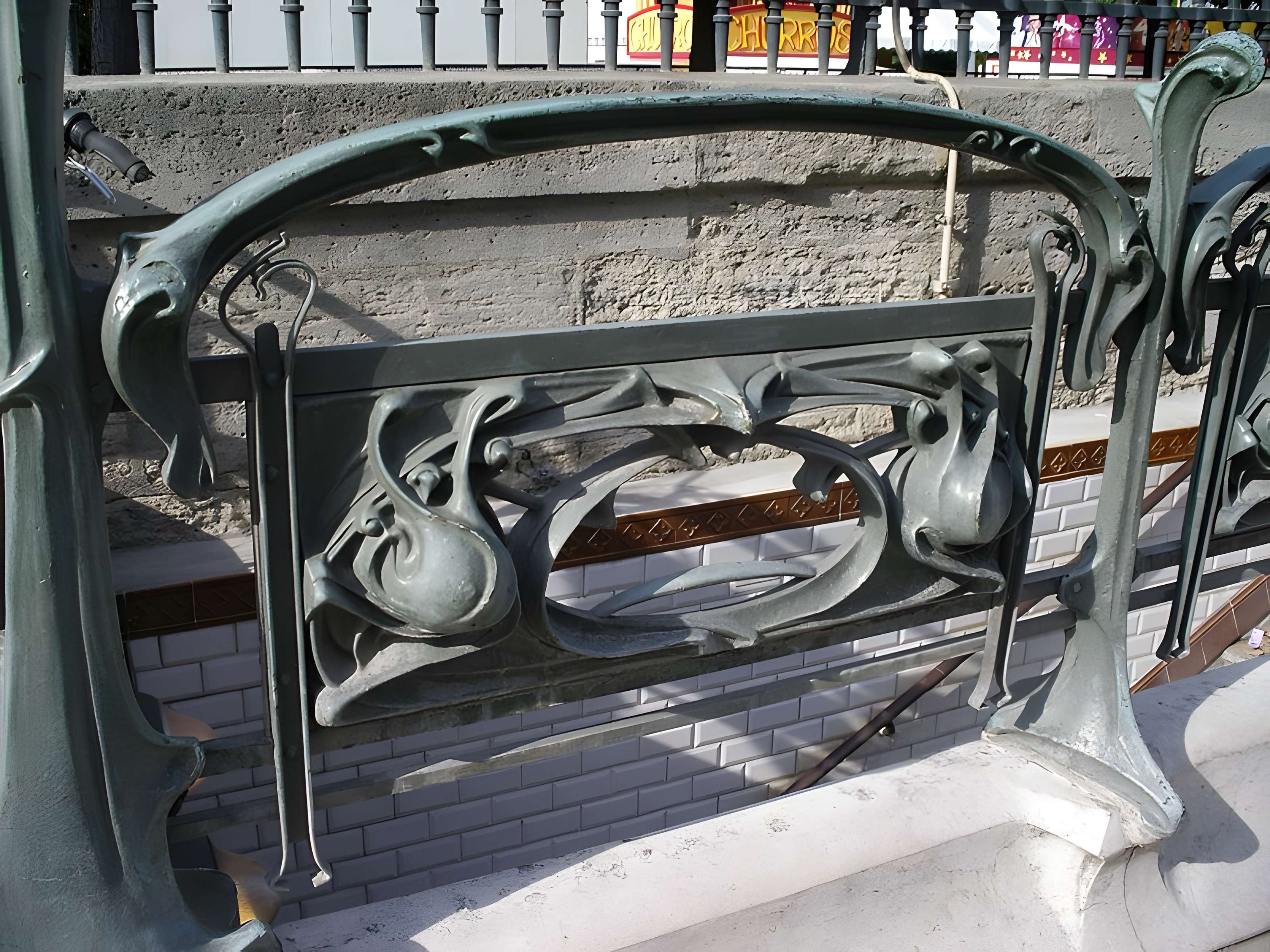 Édicule Guimard de la station Châtelet - Paris 1er