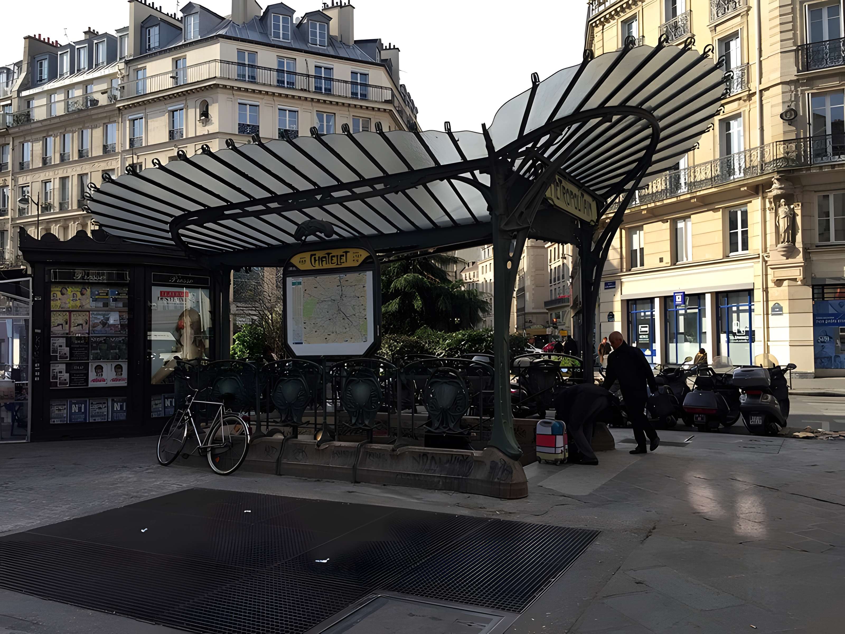 Édicule Guimard de la station Châtelet - Paris 1er