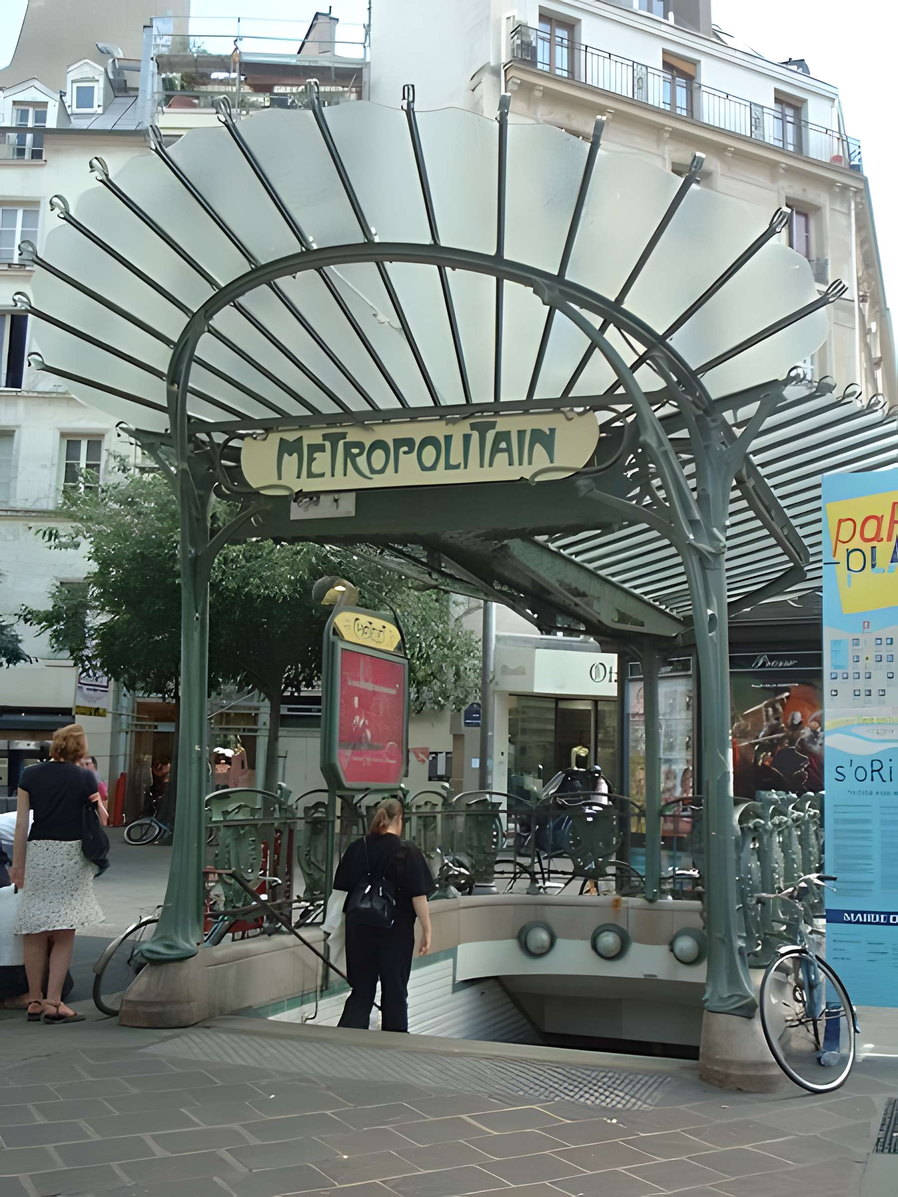 Édicule Guimard de la station Châtelet - Paris 1er