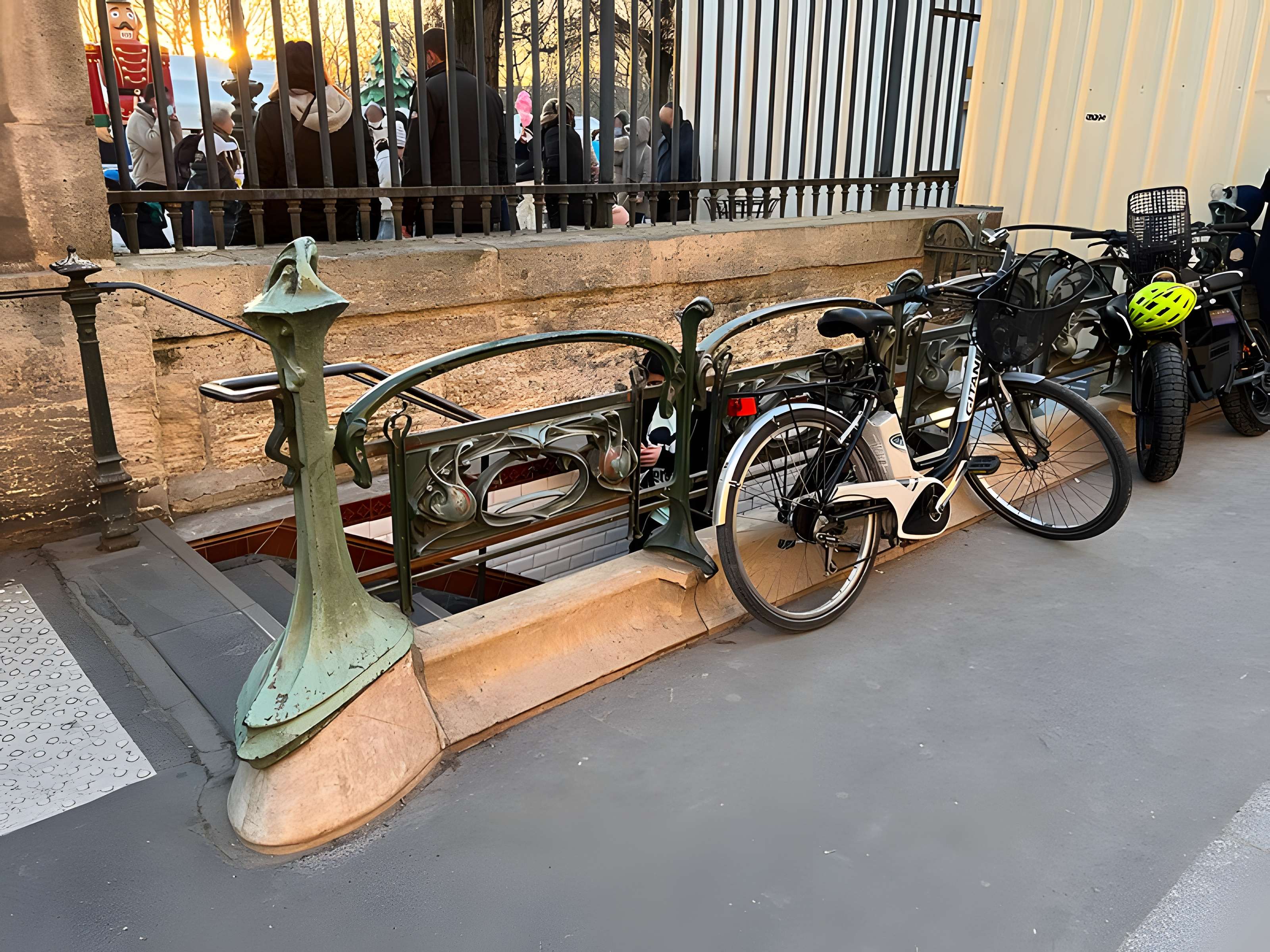 Édicule Guimard de la station Châtelet - Paris 1er