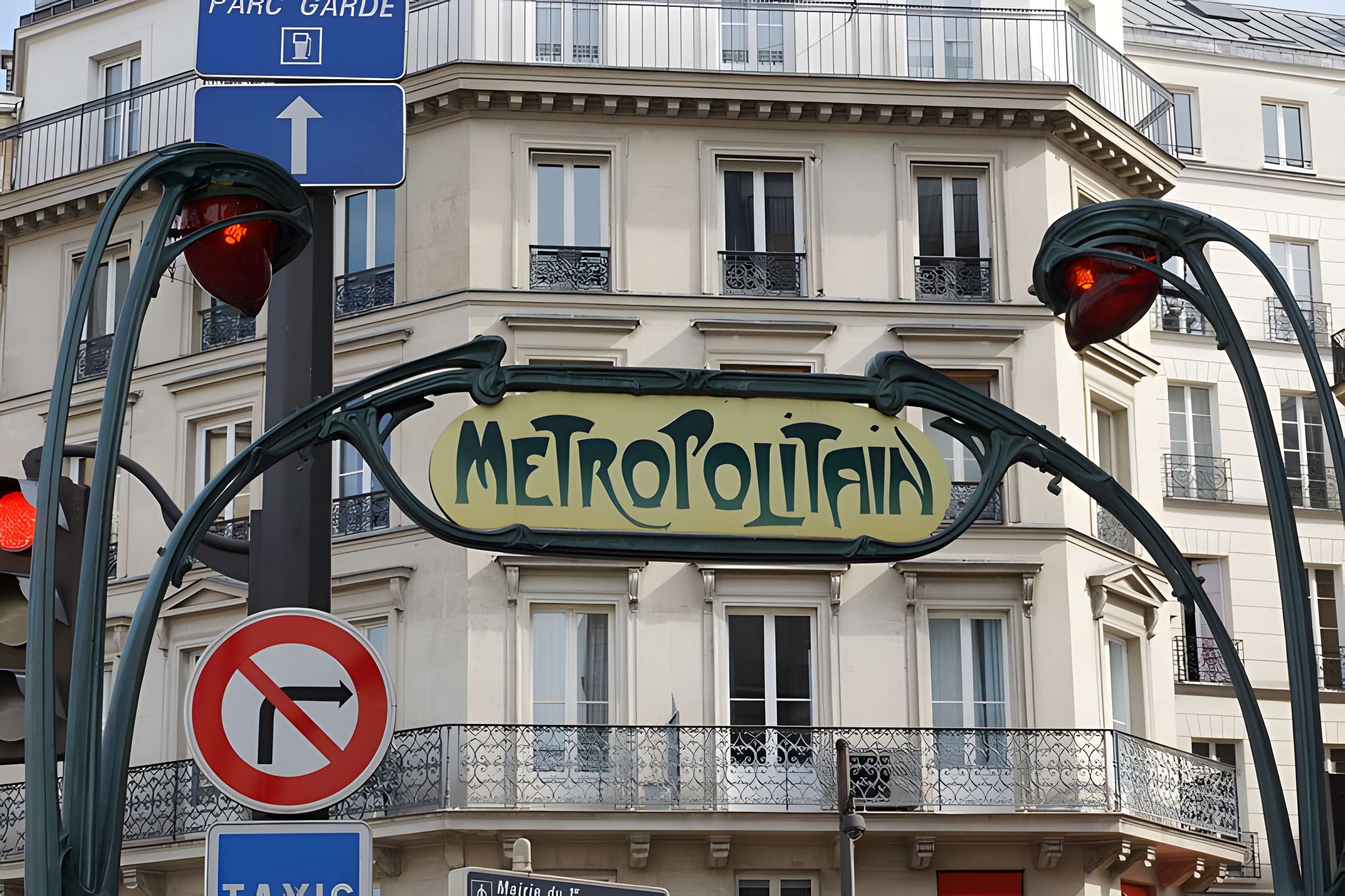 Édicule Guimard de la station Châtelet - Paris 1er