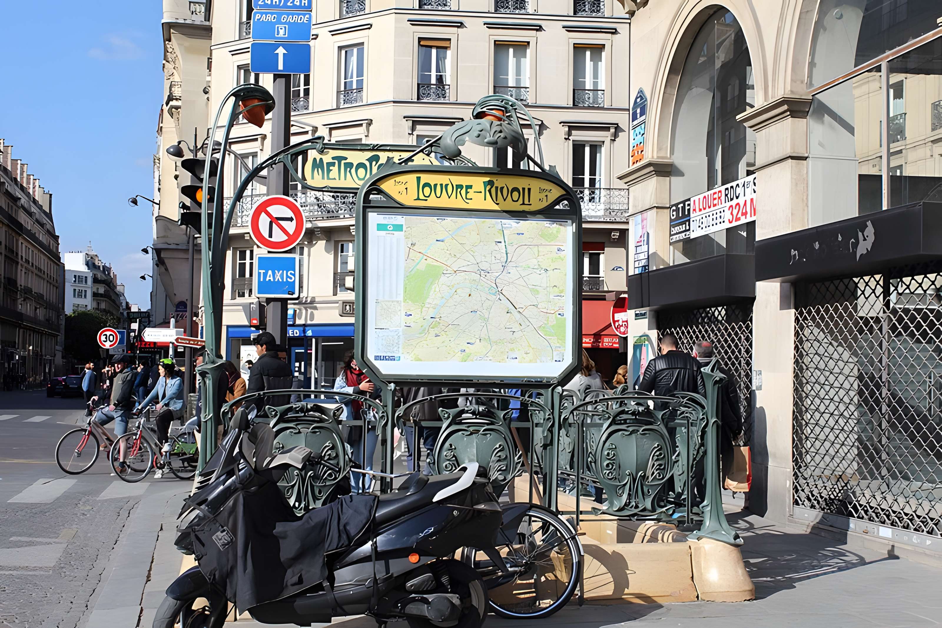 Édicule Guimard de la station Châtelet - Paris 1er