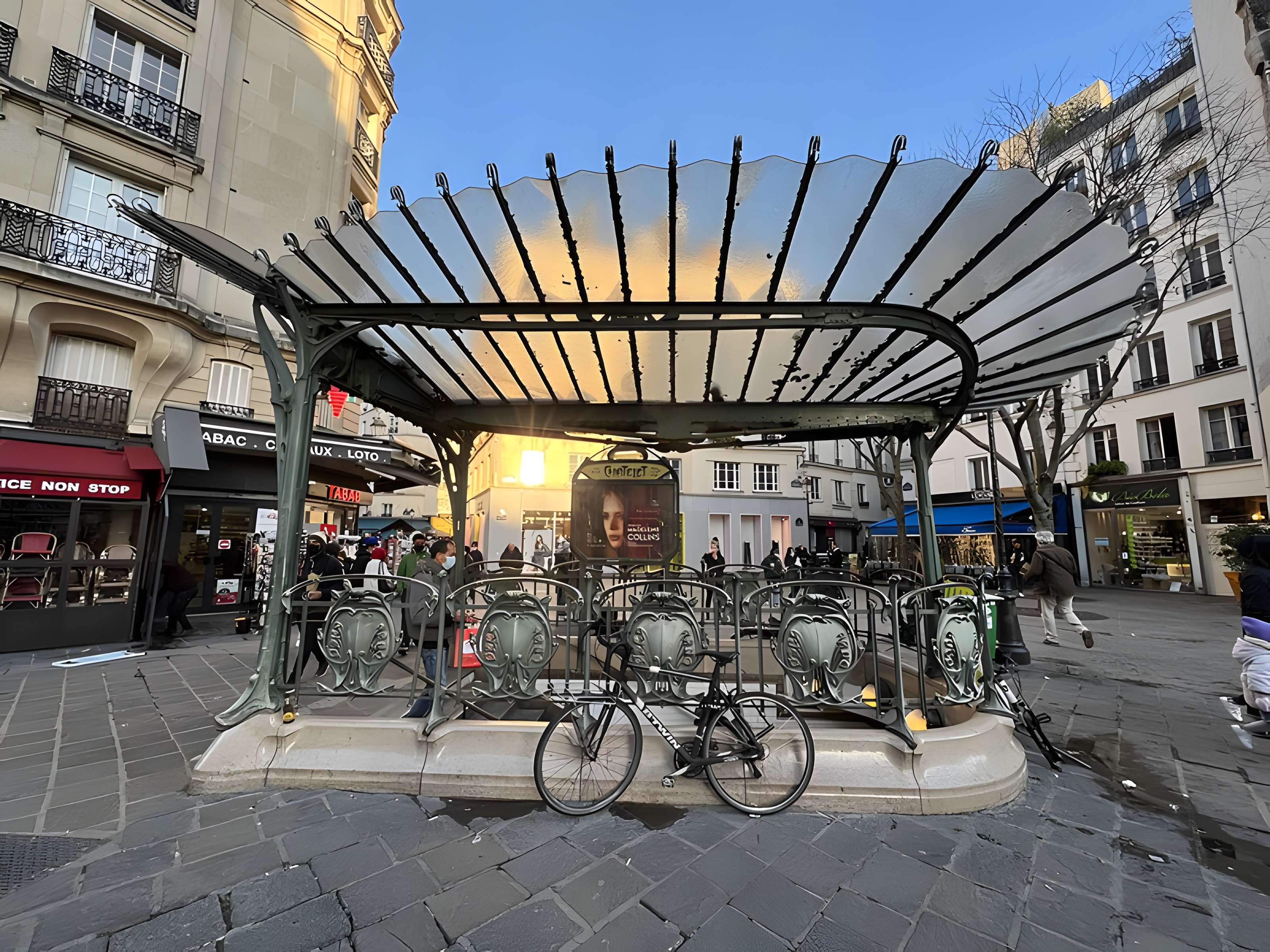 Édicule Guimard de la station Châtelet - Paris 1er
