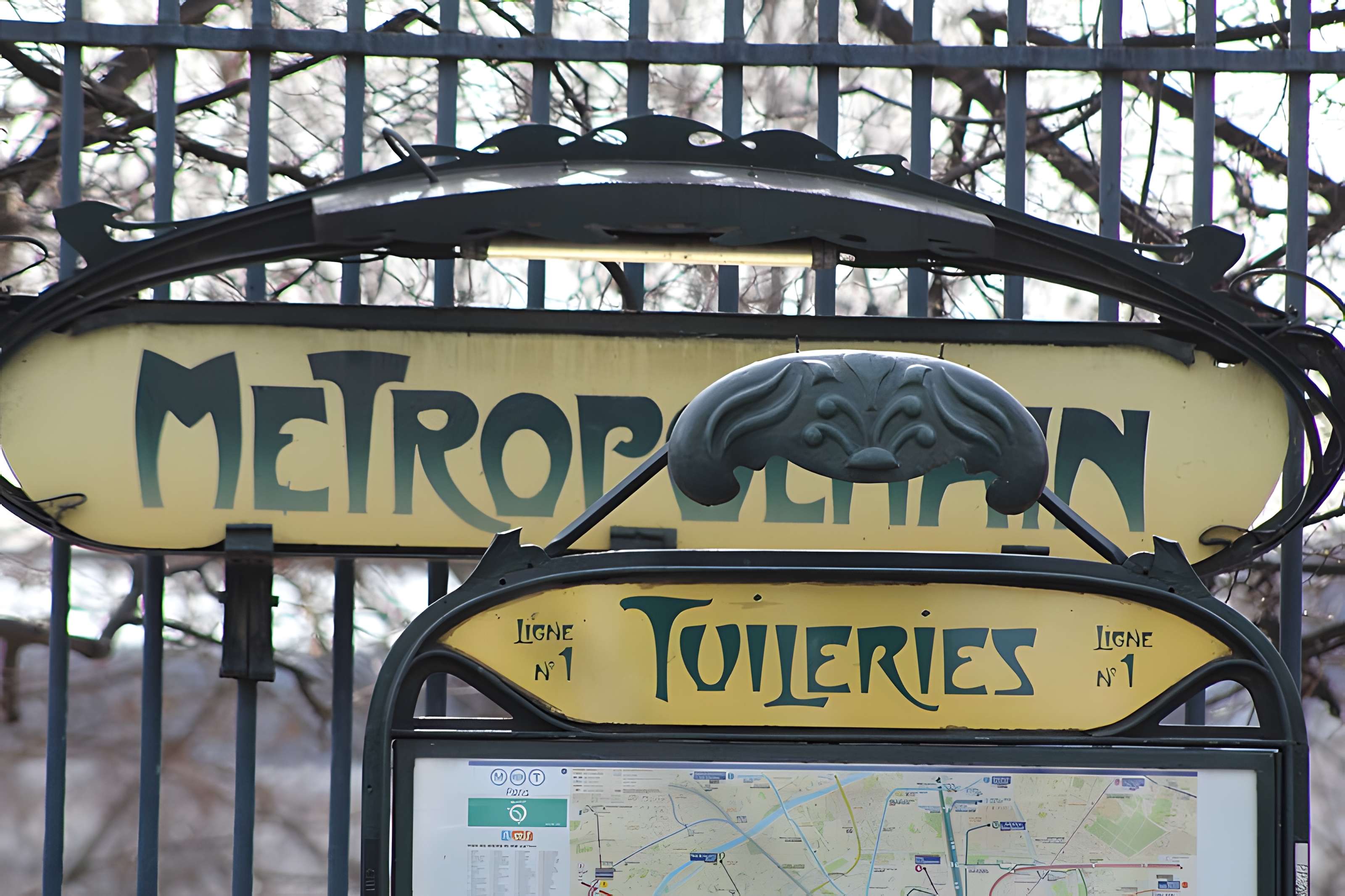 Édicule Guimard de la station Châtelet - Paris 1er
