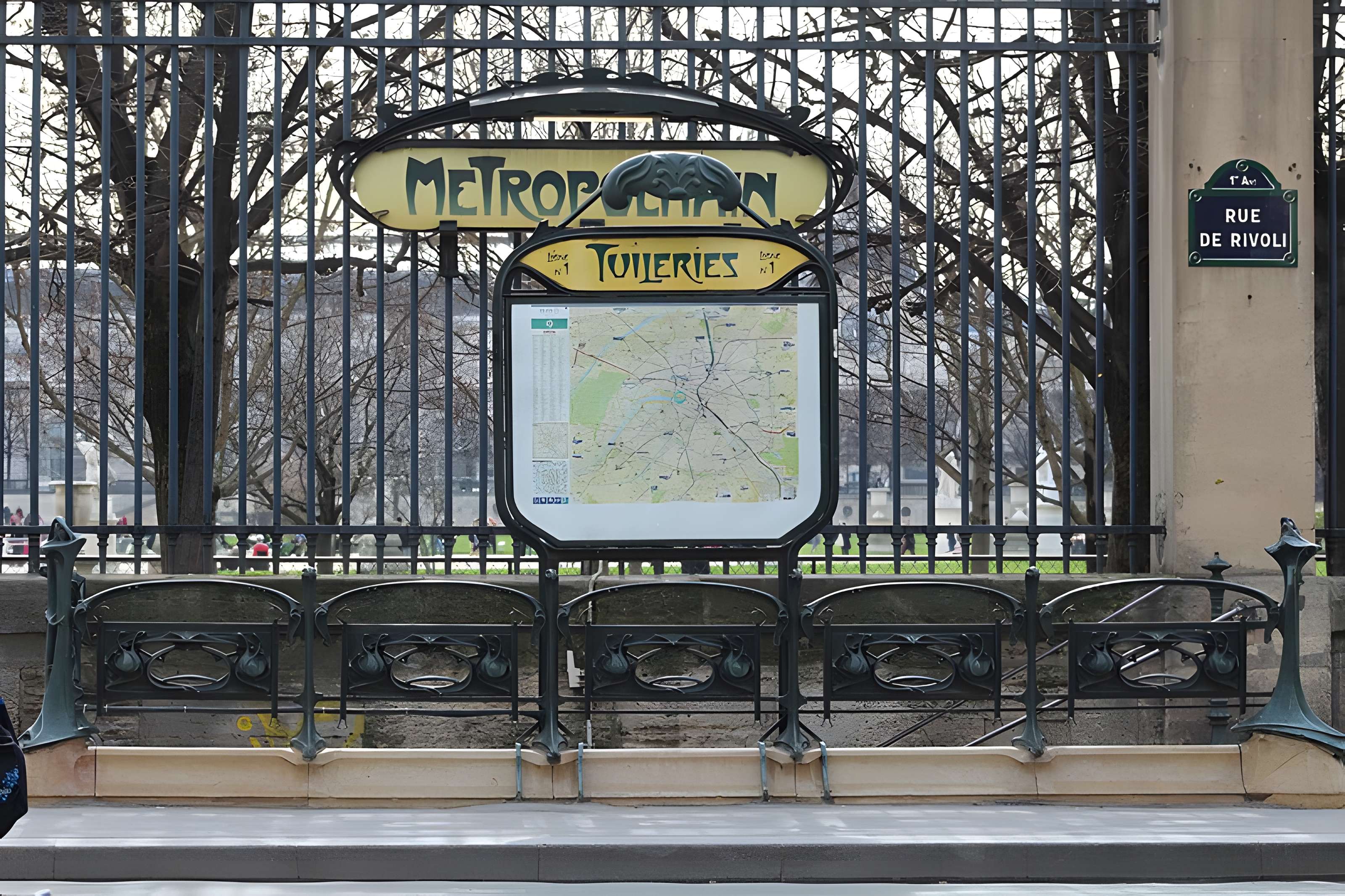 Édicule Guimard de la station Châtelet - Paris 1er