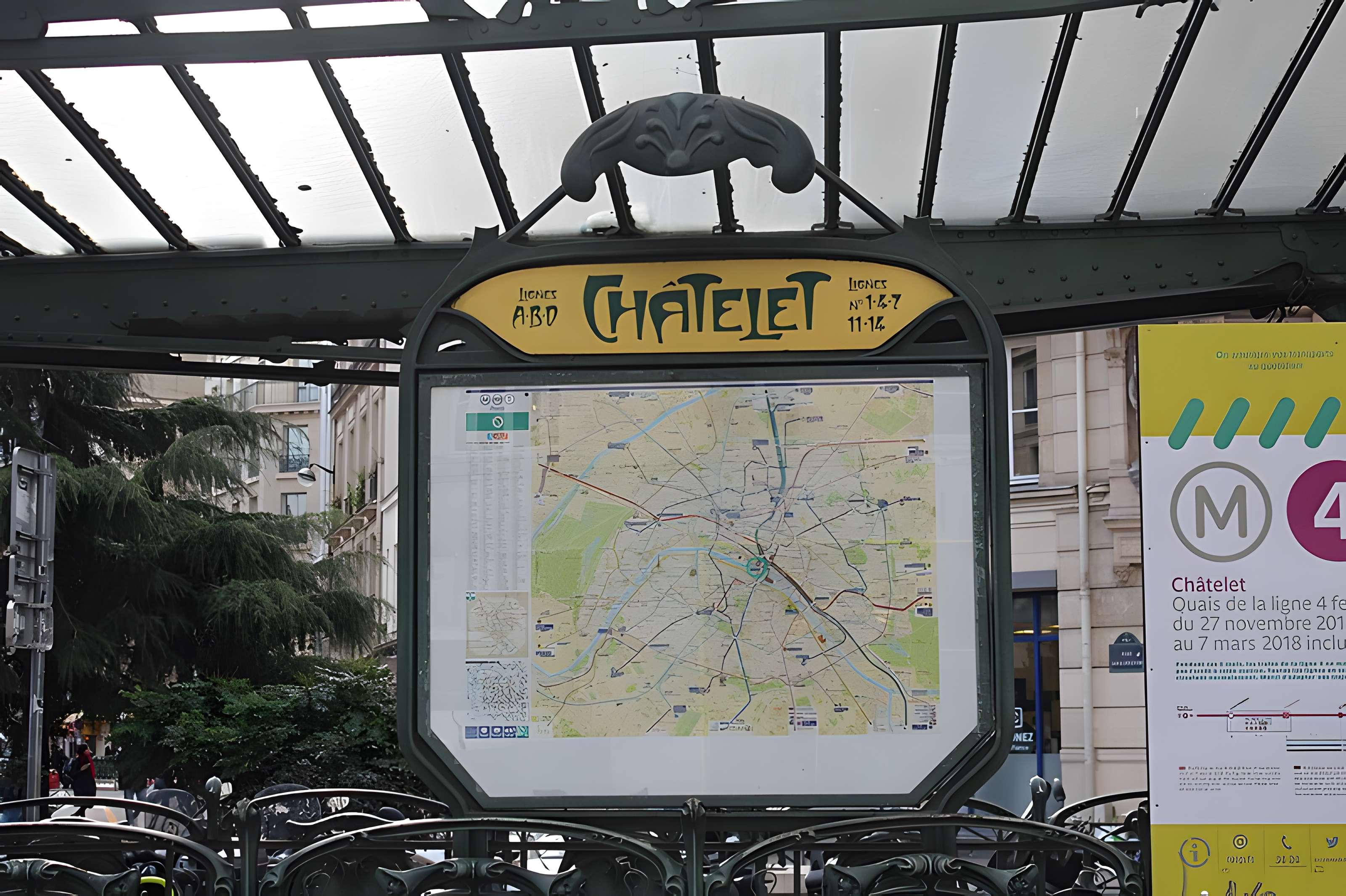 Édicule Guimard de la station Châtelet - Paris 1er