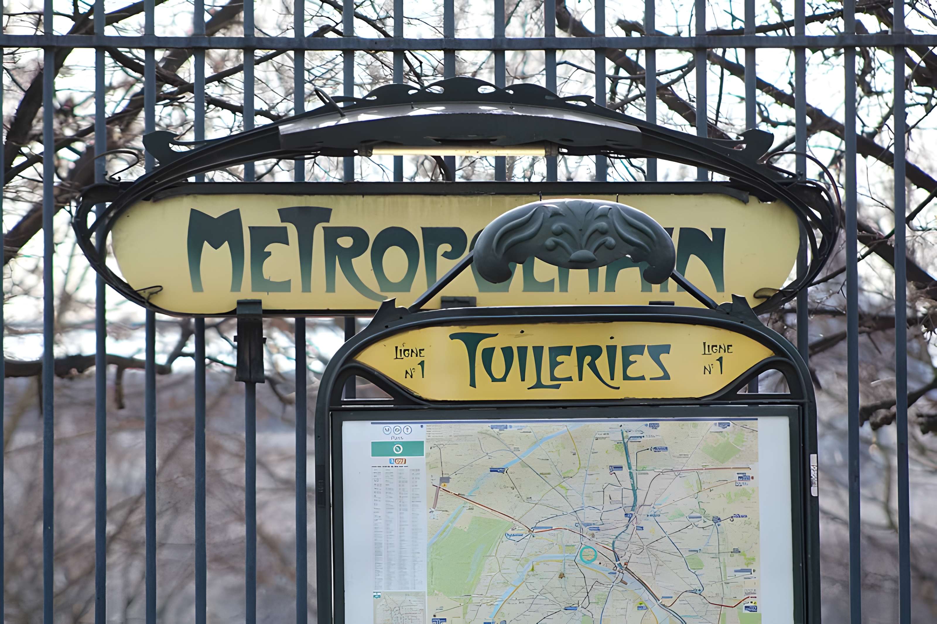 Édicule Guimard de la station Châtelet - Paris 1er