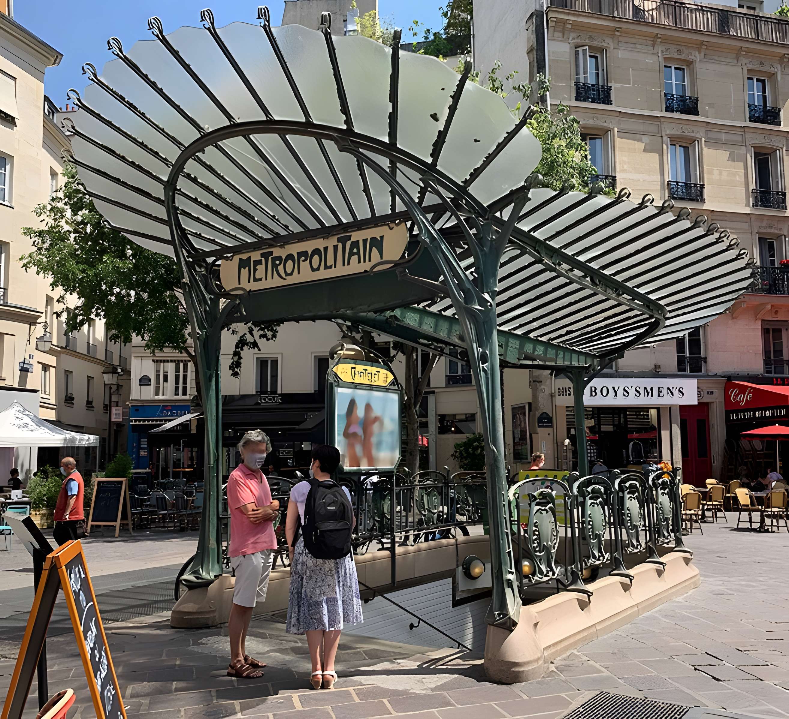 Édicule Guimard de la station Châtelet - Paris 1er