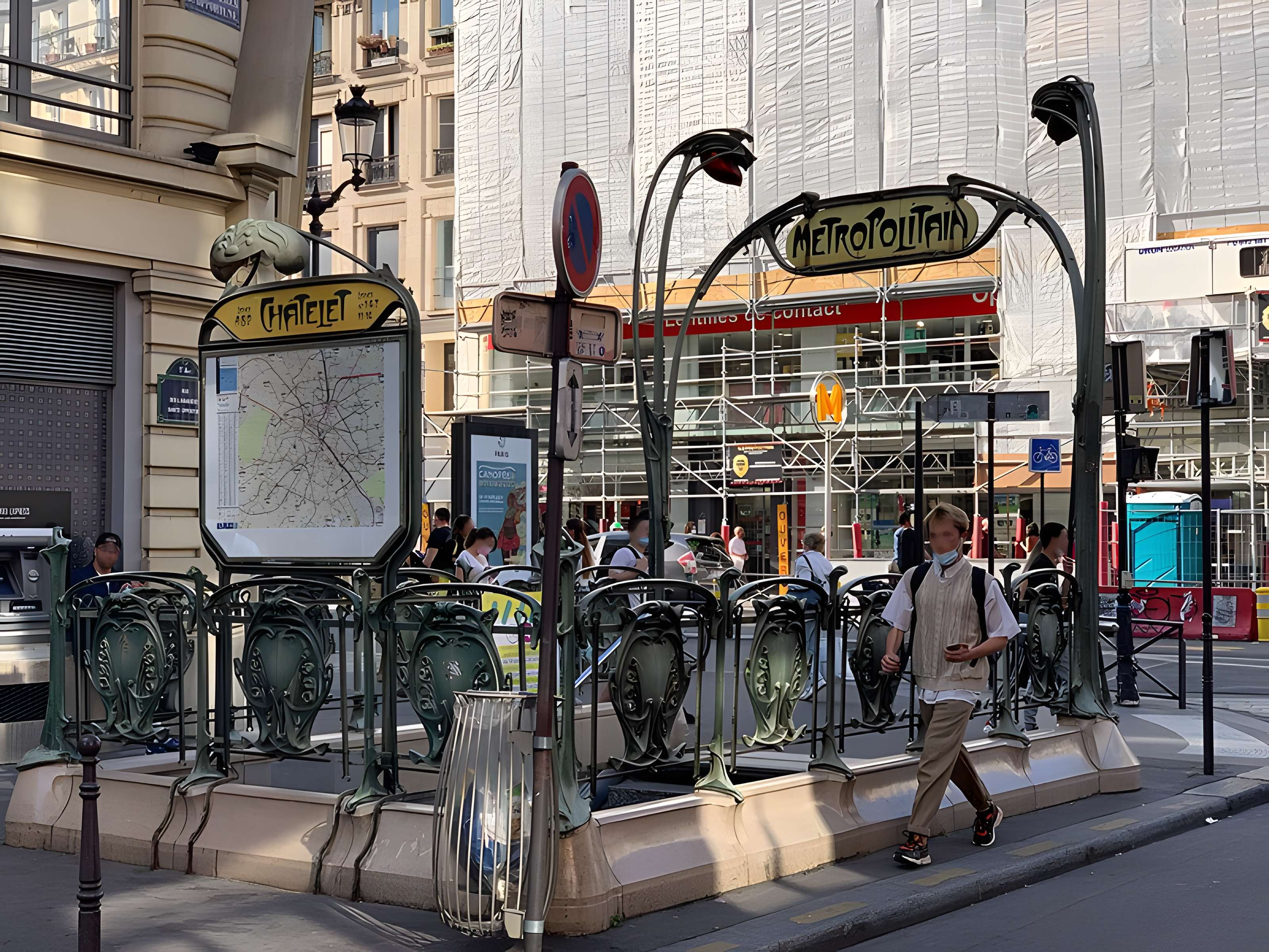 Édicule Guimard de la station Châtelet - Paris 1er