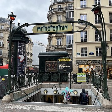 Édicule Guimard de la station Étienne-Marcel - Paris 1er