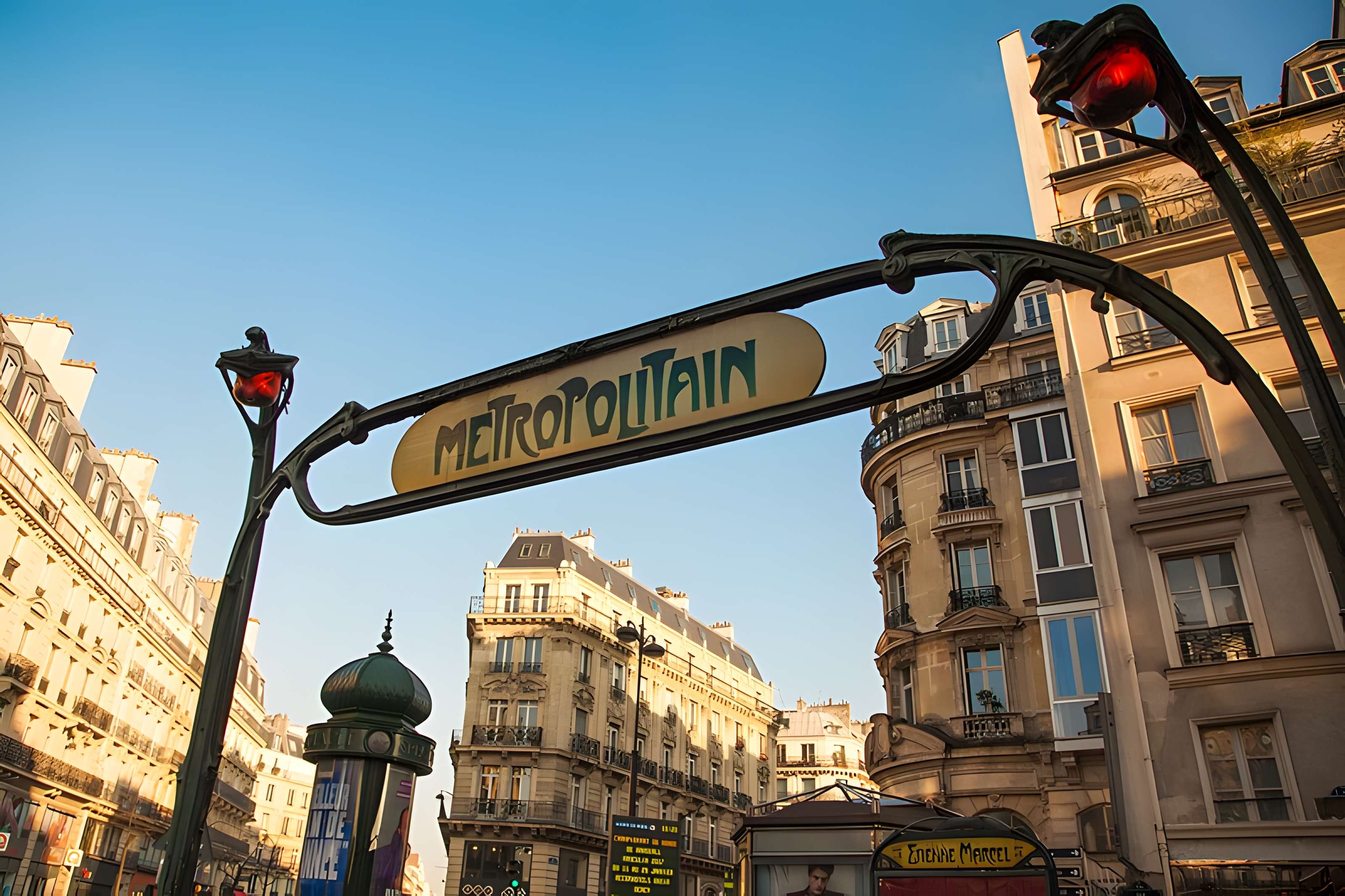 Édicule Guimard de la station Étienne-Marcel - Paris 1er
