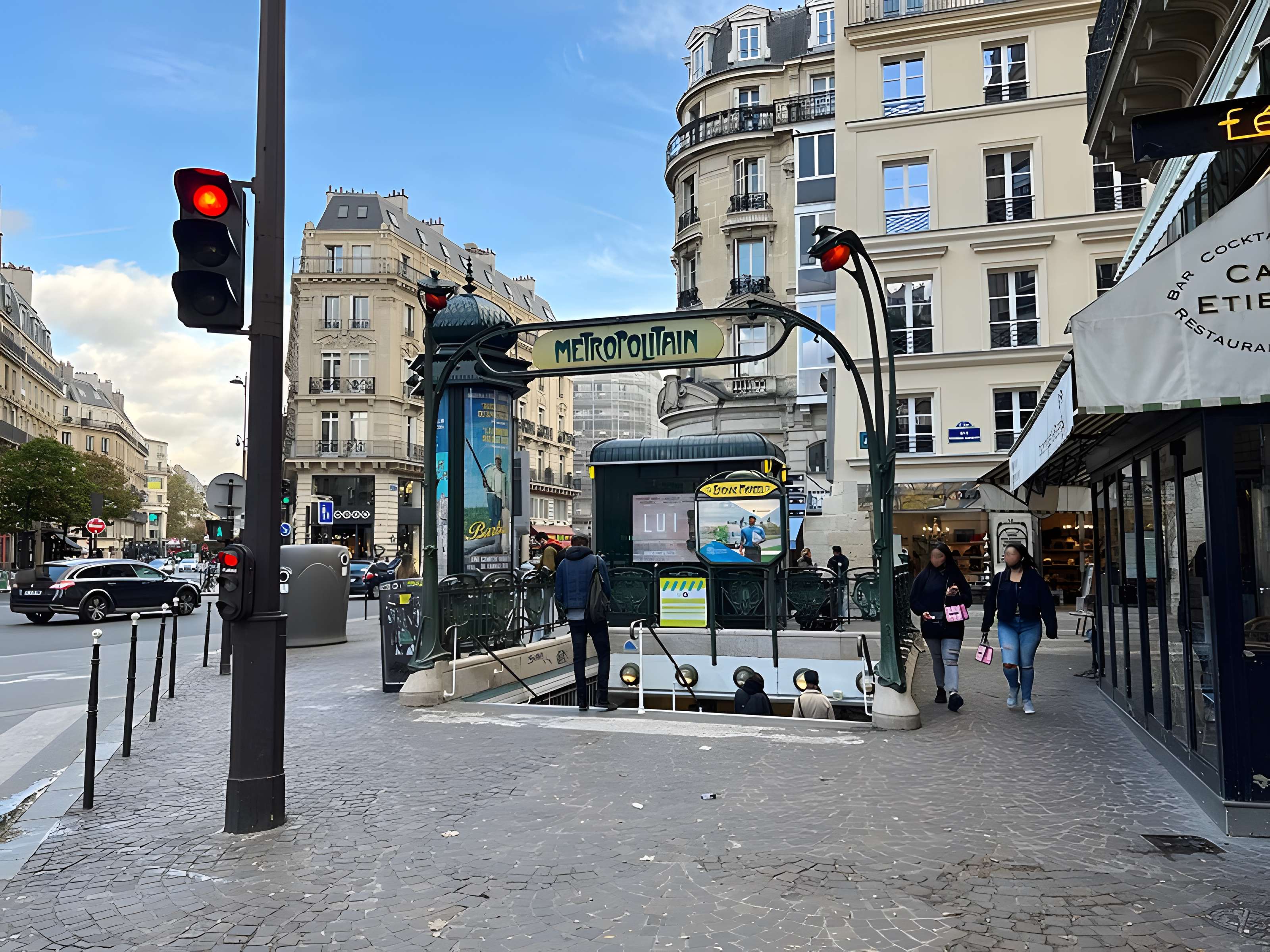Édicule Guimard de la station Étienne-Marcel - Paris 1er