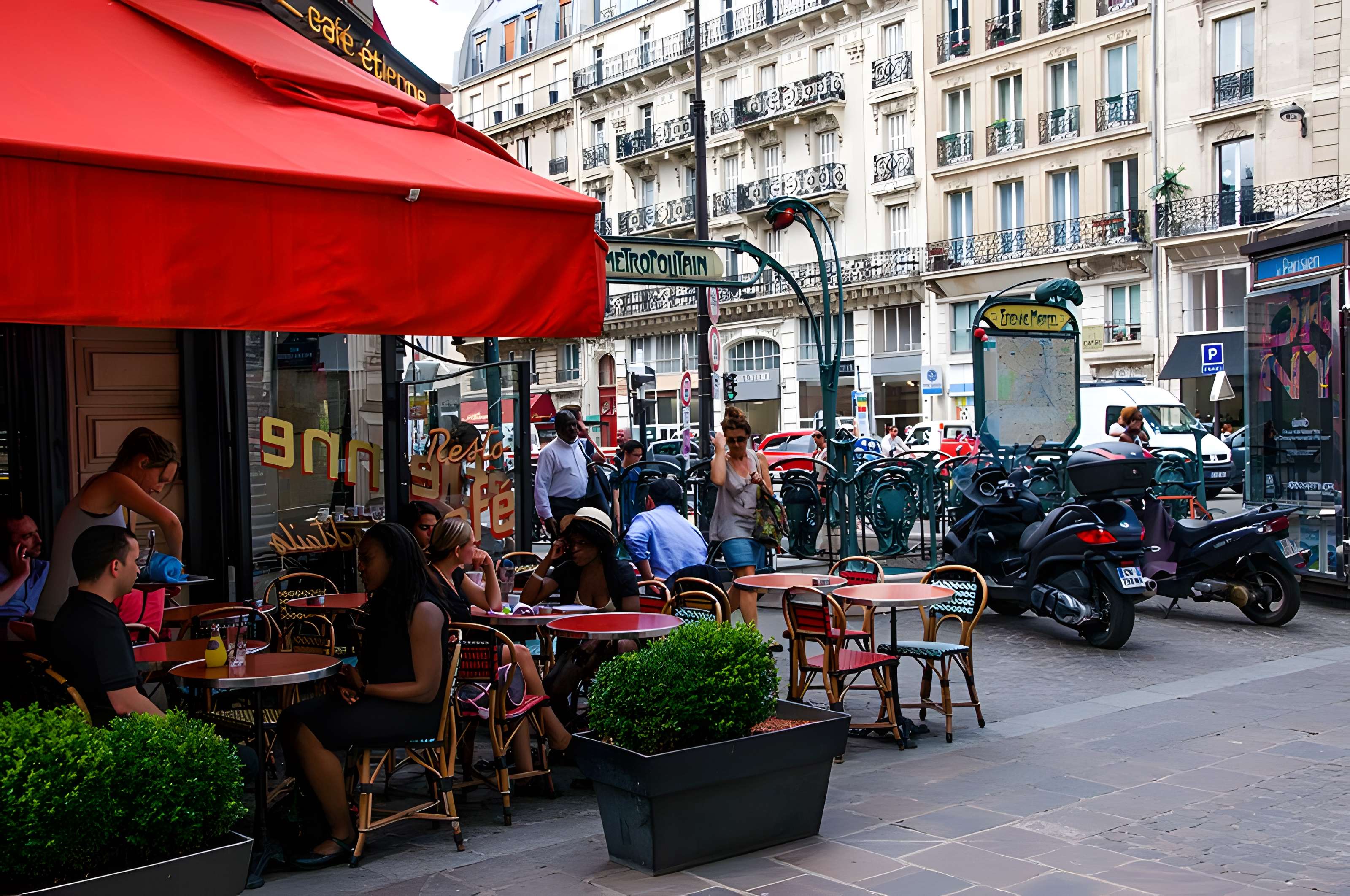 Édicule Guimard de la station Étienne-Marcel - Paris 1er