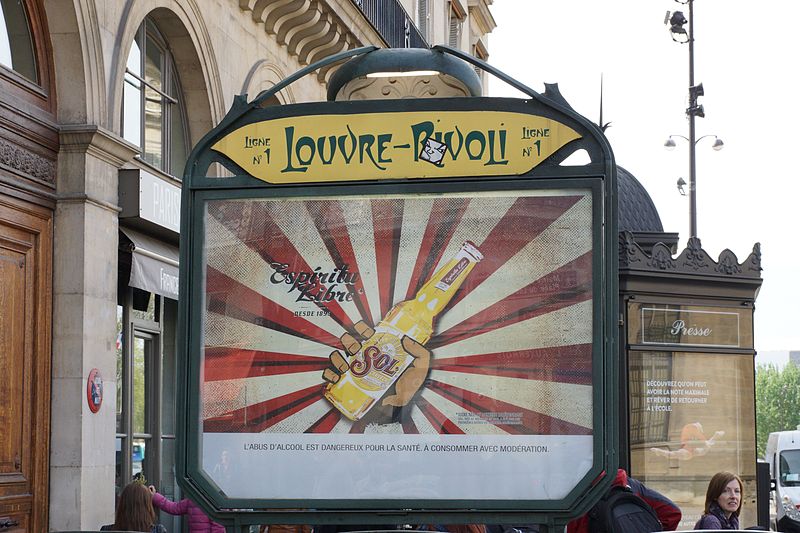 Édicule Guimard de la station Louvre-Rivoli - Paris 1er