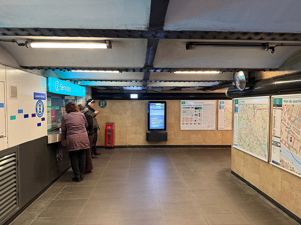 Édicule Guimard de la station Louvre-Rivoli - Paris 1er