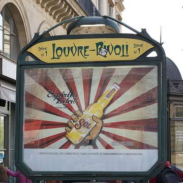 Édicule Guimard de la station Louvre-Rivoli - Paris 1er