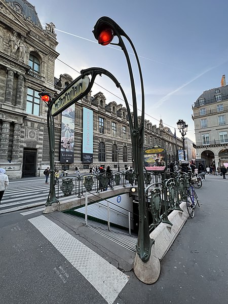 Édicule Guimard de la station Palais-Royal - Paris 1er