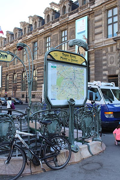Édicule Guimard de la station Palais-Royal - Paris 1er