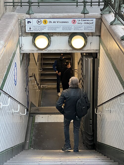 Édicule Guimard de la station Palais-Royal - Paris 1er
