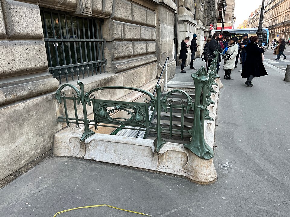 Édicule Guimard de la station Palais-Royal - Paris 1er