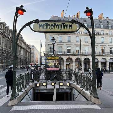 Édicule Guimard de la station Palais-Royal - Paris 1er