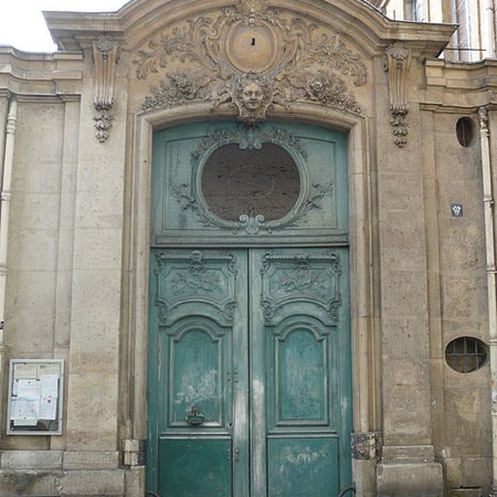 Photo de Collège Pierre-Jean-de-Béranger et immeuble contigü