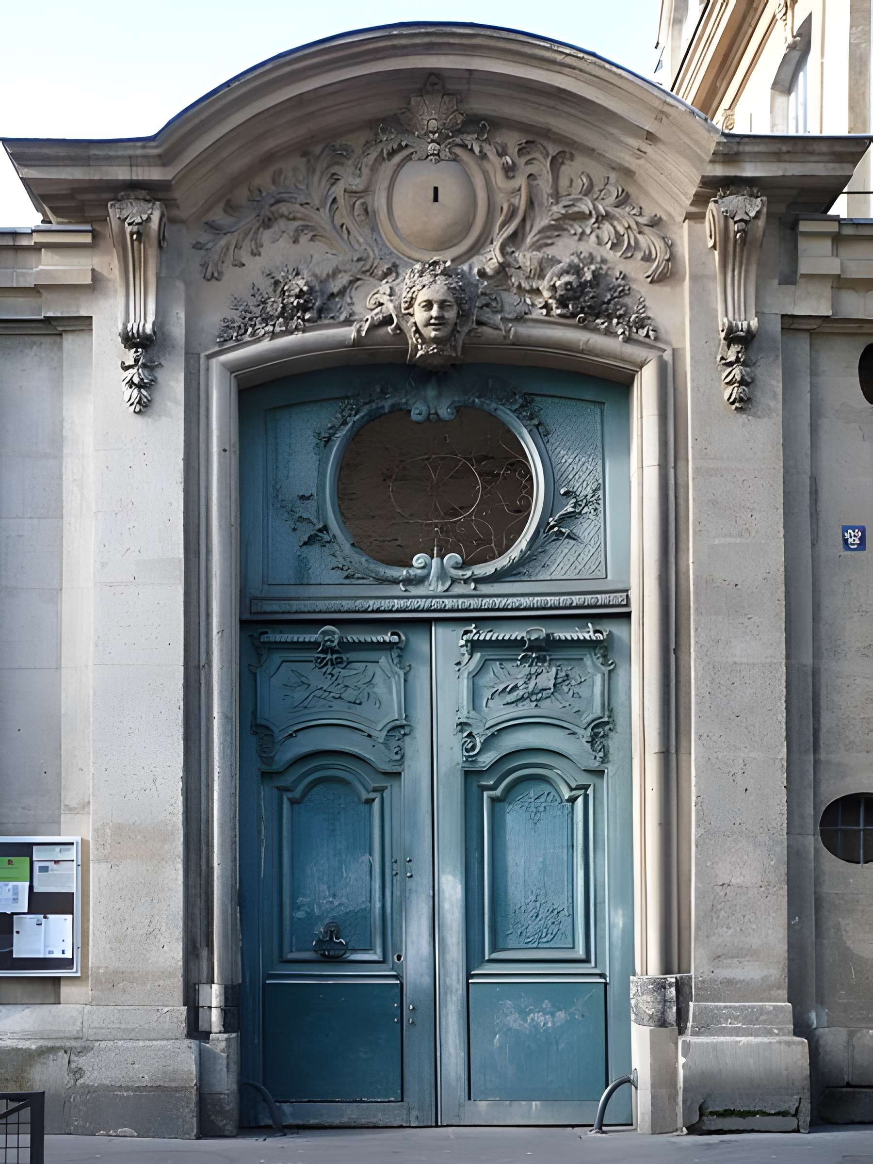 Collège Pierre-Jean-de-Béranger et immeuble contigü