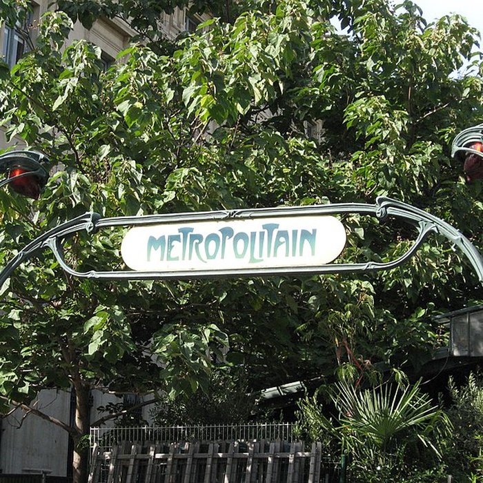 Photo de Édicule Guimard de la station Cité - Paris 4ème