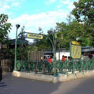 Édicule Guimard de la station Cité - Paris 4ème