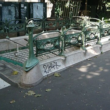 Édicule Guimard de la station Cité - Paris 4ème