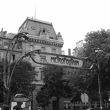 Édicule Guimard de la station Cité - Paris 4ème