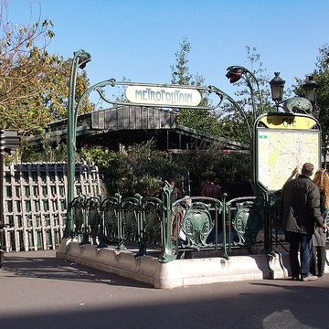 Édicule Guimard de la station Cité - Paris 4ème