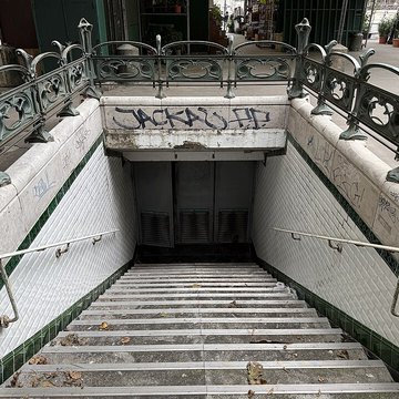 Édicule Guimard de la station Cité - Paris 4ème