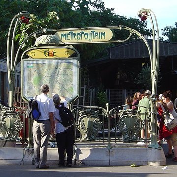 Édicule Guimard de la station Cité - Paris 4ème