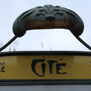 Édicule Guimard de la station Cité - Paris 4ème