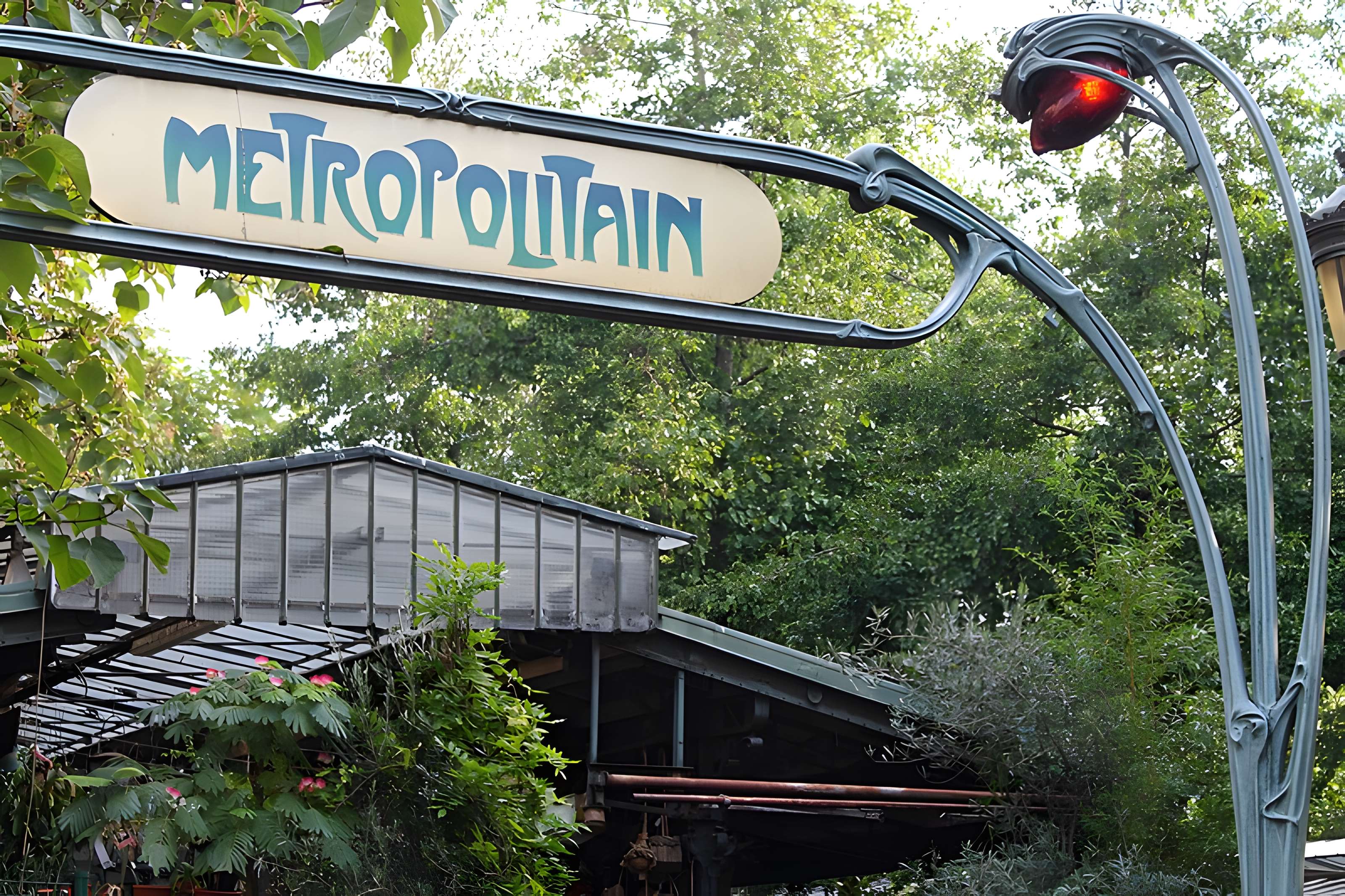 Édicule Guimard de la station Cité - Paris 4ème