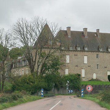 chateau de marcilly a cervon