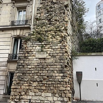 Ecole polytechnique  Voir aussi : Enceinte de Philippe-Auguste