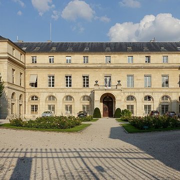 Ecole polytechnique  Voir aussi : Enceinte de Philippe-Auguste