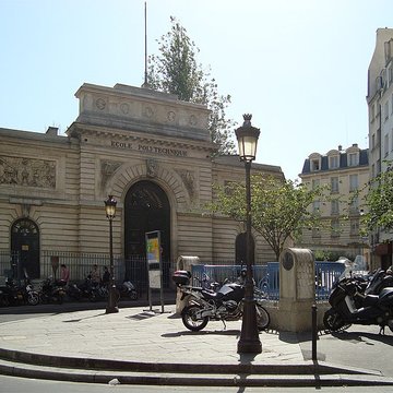 Ecole polytechnique  Voir aussi : Enceinte de Philippe-Auguste