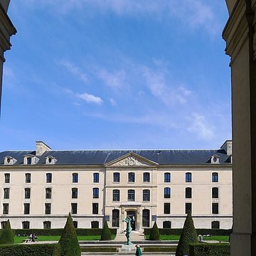 Ecole polytechnique  Voir aussi : Enceinte de Philippe-Auguste