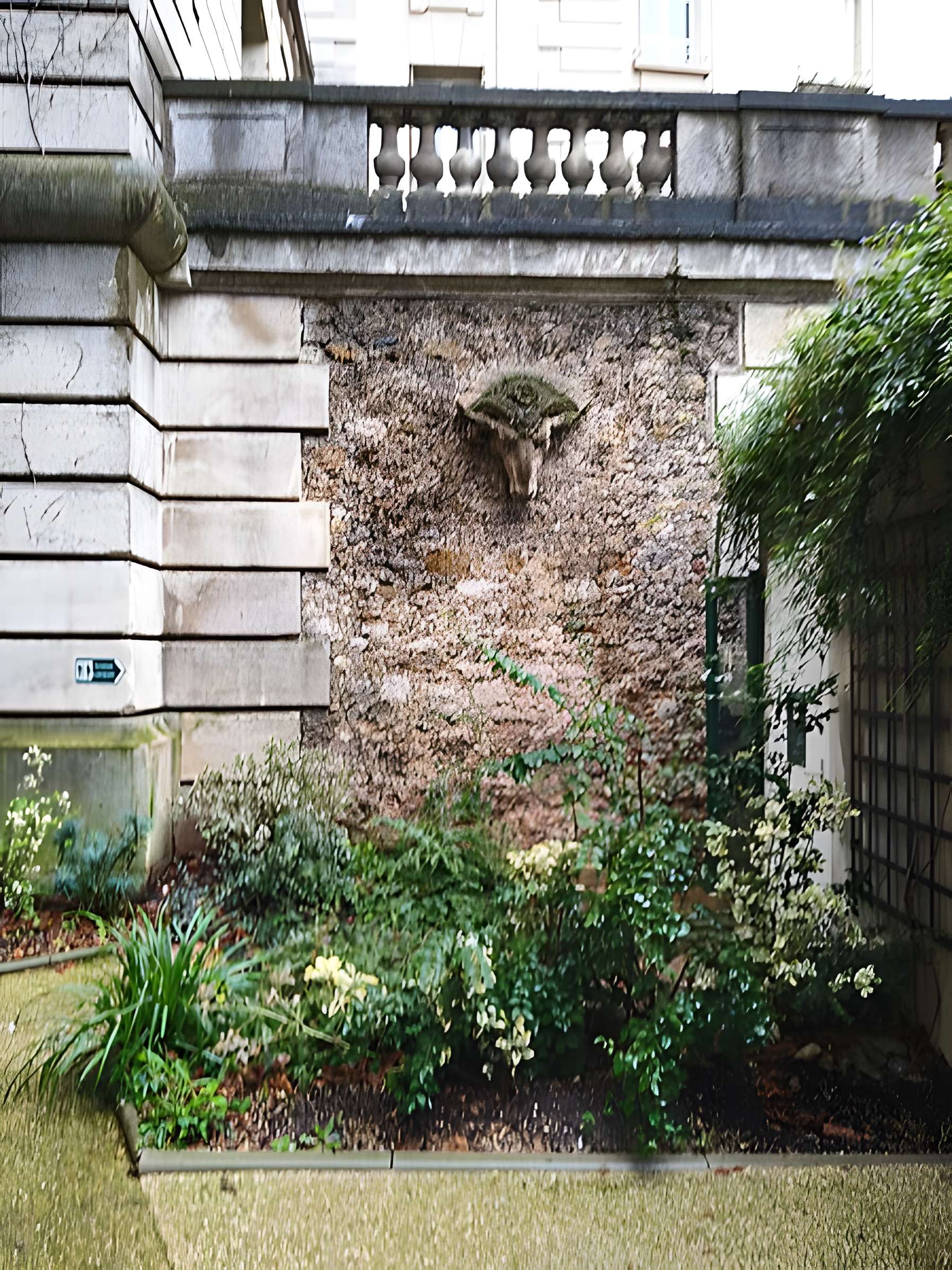 Ecole polytechnique  (Voir aussi : Enceinte de Philippe-Auguste)