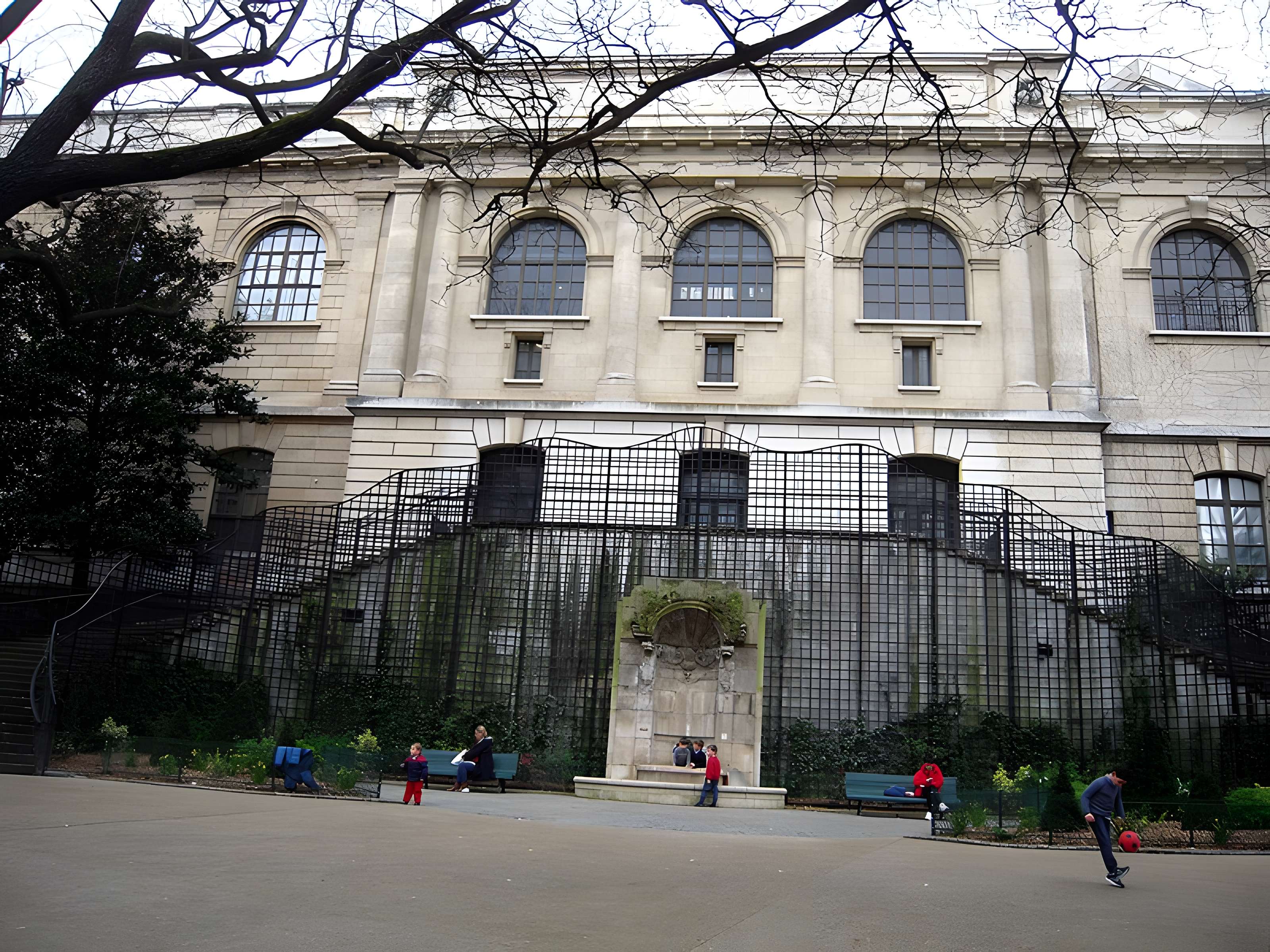 Ecole polytechnique  (Voir aussi : Enceinte de Philippe-Auguste)