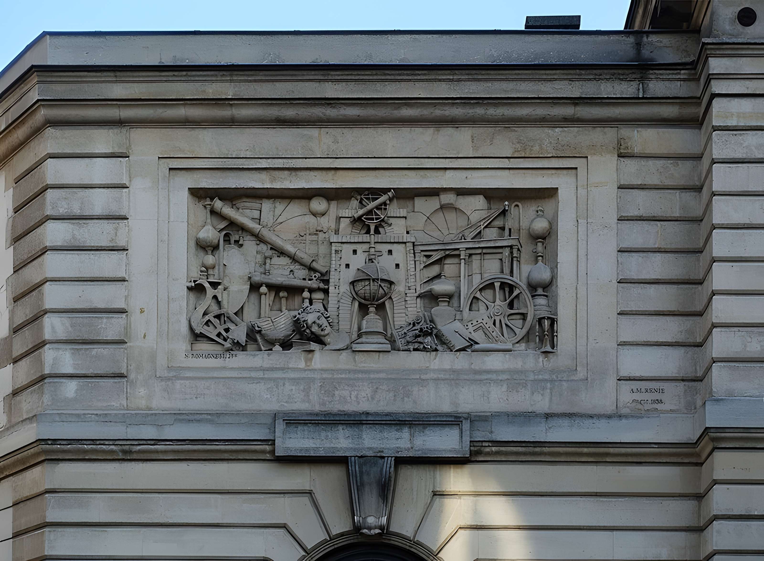 Ecole polytechnique  (Voir aussi : Enceinte de Philippe-Auguste)